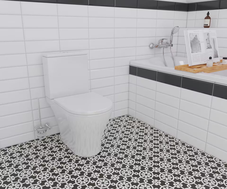 Nástěnná WC štětka SAT Cube Way v chromovém provedení s oblým designem pro moderní koupelnu.