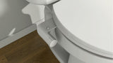 Bílé bidetovací podsedátko SAT Easybidet pro instalaci pod WC sedátko bez připojení k elektřině.