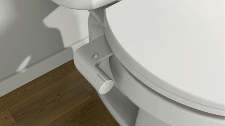 Bílé bidetovací podsedátko SAT Easybidet pro instalaci pod WC sedátko bez připojení k elektřině.