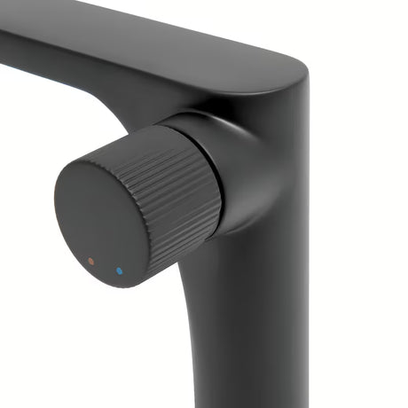 Umyvadlová páková baterie SAT Evolution v matné černé bez výpusti