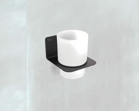 Černý držák skleniček SAT Mood s matným sklem a hranatým designem