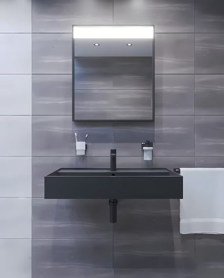 Černý držák skleniček SAT Mood s matným sklem a hranatým designem