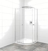 Čtvrtkruhový sprchový kout SAT Project 90x90 cm s posuvnými dveřmi a čirým sklem v lesklém chromu.