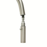 Nerezová dřezová baterie SAT Supersteel s vytahovací sprškou a otočným ramínkem v matném provedení.