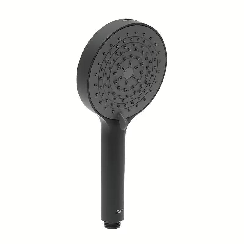 Matně černá ruční sprcha SAT s kulatou hlavicí o průměru 12 cm a čtyřmi režimy proudu.