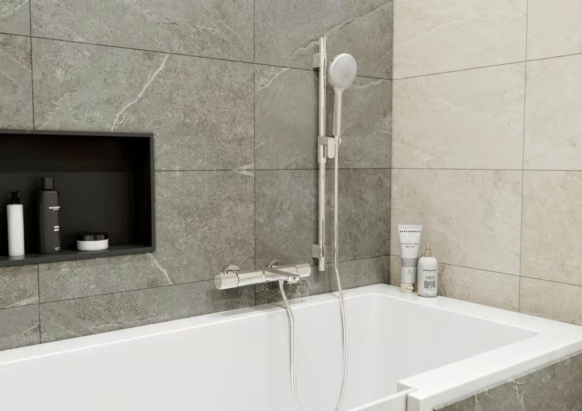 Termostatická nástěnná vanová baterie SAT Chrome v chromovém provedení s bezpečnostní pojistkou 38 °C