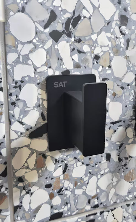 Černý nerezový koupelnový háček SAT pro montáž lepením bez vrtání