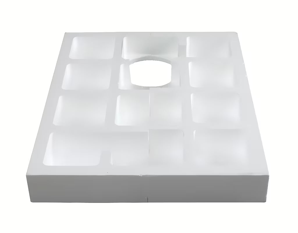 Bílý polystyrenový nosič SAT pro sprchovou vaničku z odolného HDPS pro rychlou montáž bez obezdívání.