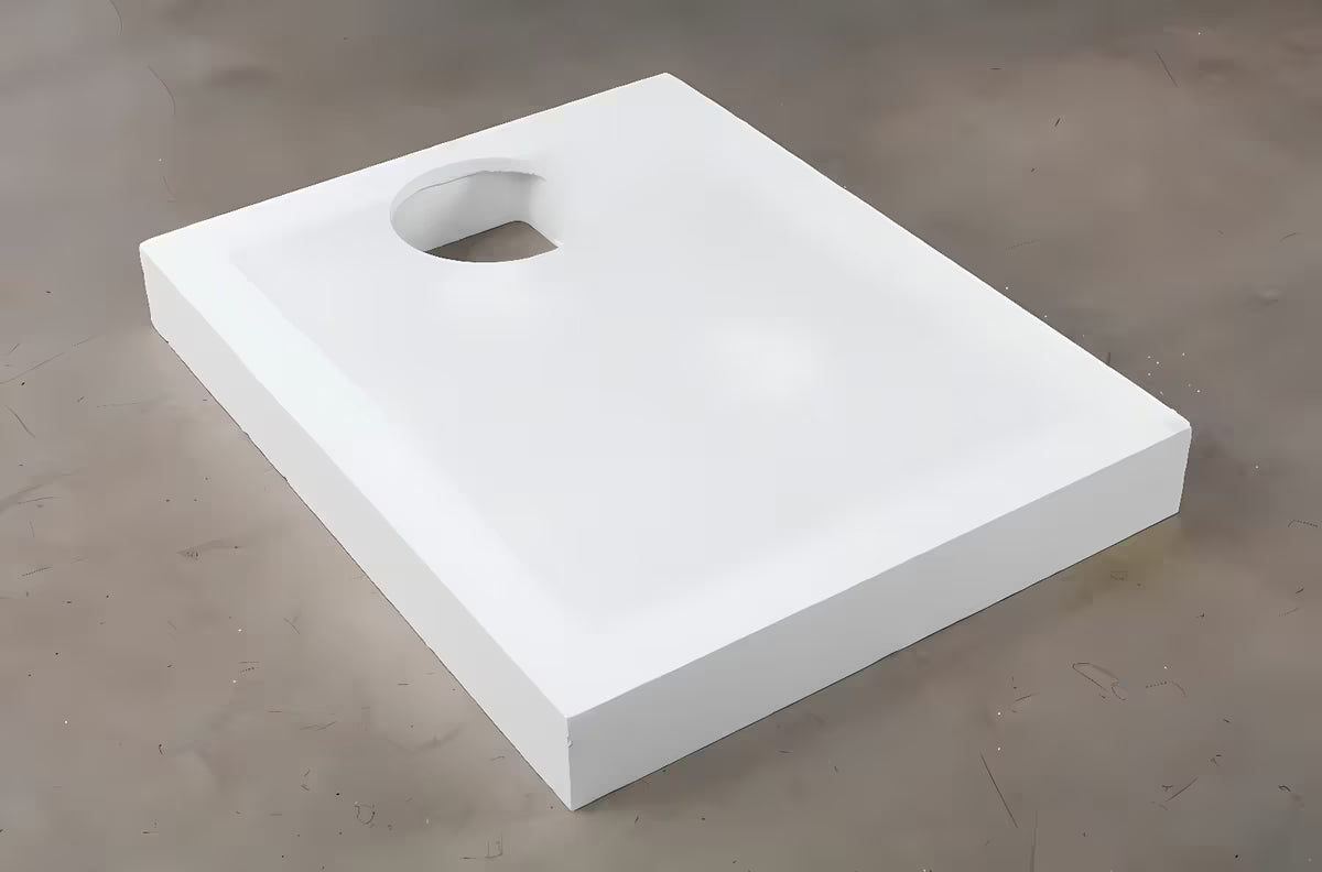 Bílý polystyrenový nosič SAT pro sprchovou vaničku z odolného HDPS materiálu.