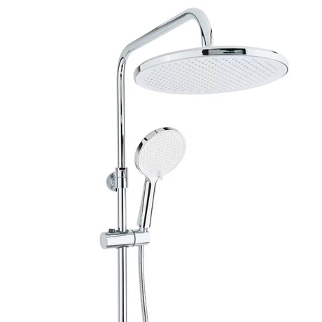 Sprchový systém SAT Chrome s termostatickou baterií, hlavovou sprchou 25 cm a ruční sprchou se třemi proudy.