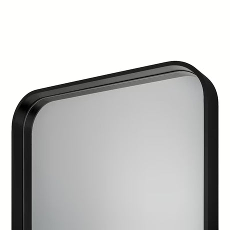 Obdélníkové koupelnové zrcadlo SAT 60x80 cm s černým hliníkovým rámem, vhodné na výšku i na šířku.