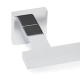 Nástěnný držák toaletního papíru SAT Simply S v provedení chrom lesk s hranatým designem