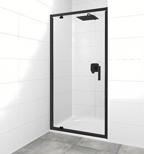 Pivotové sprchové dveře SAT Tex 90 cm v černém provedení s čirým bezpečnostním sklem.