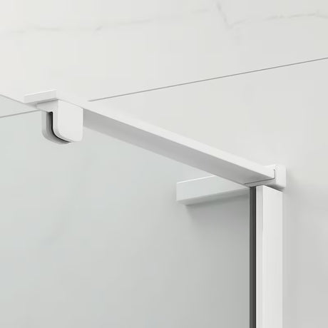 Čtvercový sprchový kout SAT Tgd New 90x90 cm v matně bílé barvě s transparentním sklem a pantovými dveřmi.