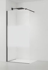 Černá walk-in sprchová zástěna SAT Walk-in 110 cm s čirým sklem a intimním pásem