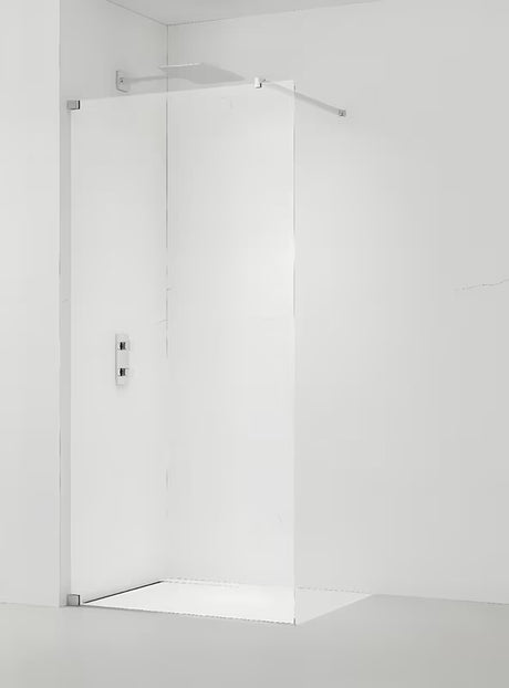 Sprchová zástěna walk-in SAT Walk-in 70 cm s čirým sklem bez dekoru a profily v lesklém chromu.