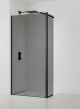 SAT Walk-in sprchová zástěna Walk-In 80 cm v černé barvě s neprůhledným sklem s kouřovým efektem.
