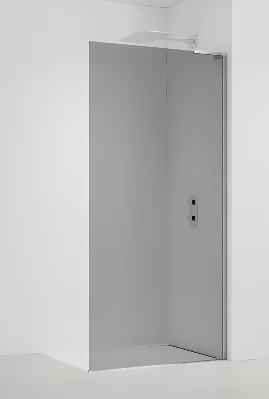 Sprchová zástěna SAT Walk-in 90 cm s neprůhledným sklem a povrchovou úpravou Easy Clean v chromovém provedení.
