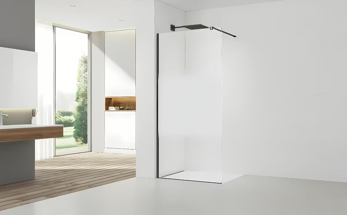 SAT Walk-in sprchová zástěna Walk-In 90 cm v černé barvě s čirým sklem a intimním pásem