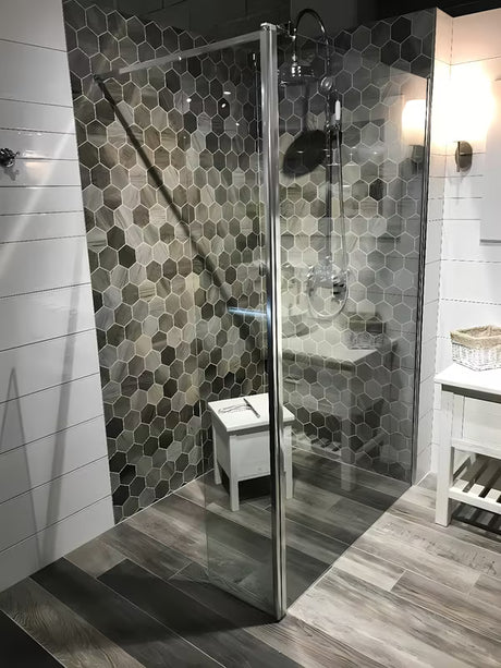 Otočná boční sprchová zástěna SAT Walk-in z čirého skla s chromovými profily