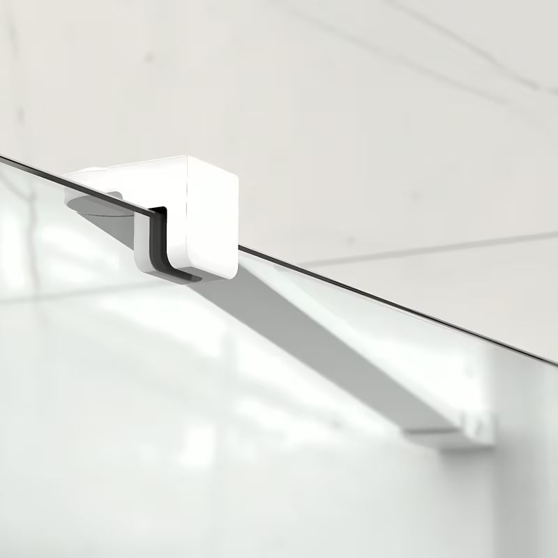 Obdélníkový sprchový kout SAT Xmotion 110x80 cm v bílé barvě s čirým sklem a posuvným otevíráním.
