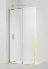 Walk-in sprchová zástěna SAT Xmotion 110 cm ve zlatém lesku s čirým sklem a bezrámovým provedením.