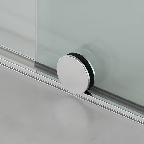 Sprchové dveře SAT Xmotion 120 cm do niky v lesklém chromu s čirým sklem a posuvným otevíráním.