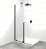 Tuš stena walk-in SAT Xmotion 140 cm s prozornim steklom, drsnim odpiranjem in črnimi profili