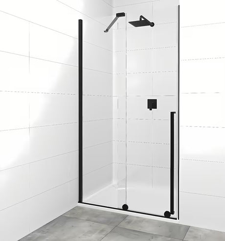 Sprchové dveře walk-in SAT Walk-In Xmotion 140 cm v černém provedení s čirým sklem a posuvným systémem.