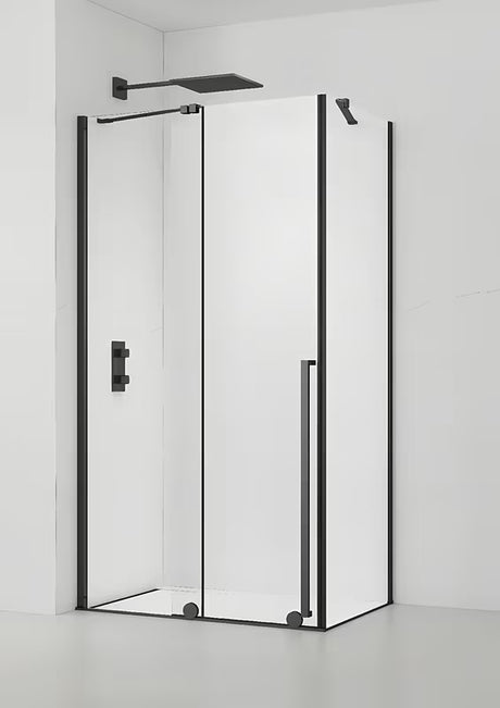 Obdélníkový sprchový kout SAT Xmotion 140x80 cm v černém provedení s čirým sklem a posuvným systémem.