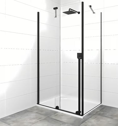 Obdélníkový sprchový kout SAT Xmotion 140x80 cm v černém provedení s čirým sklem a posuvným systémem.