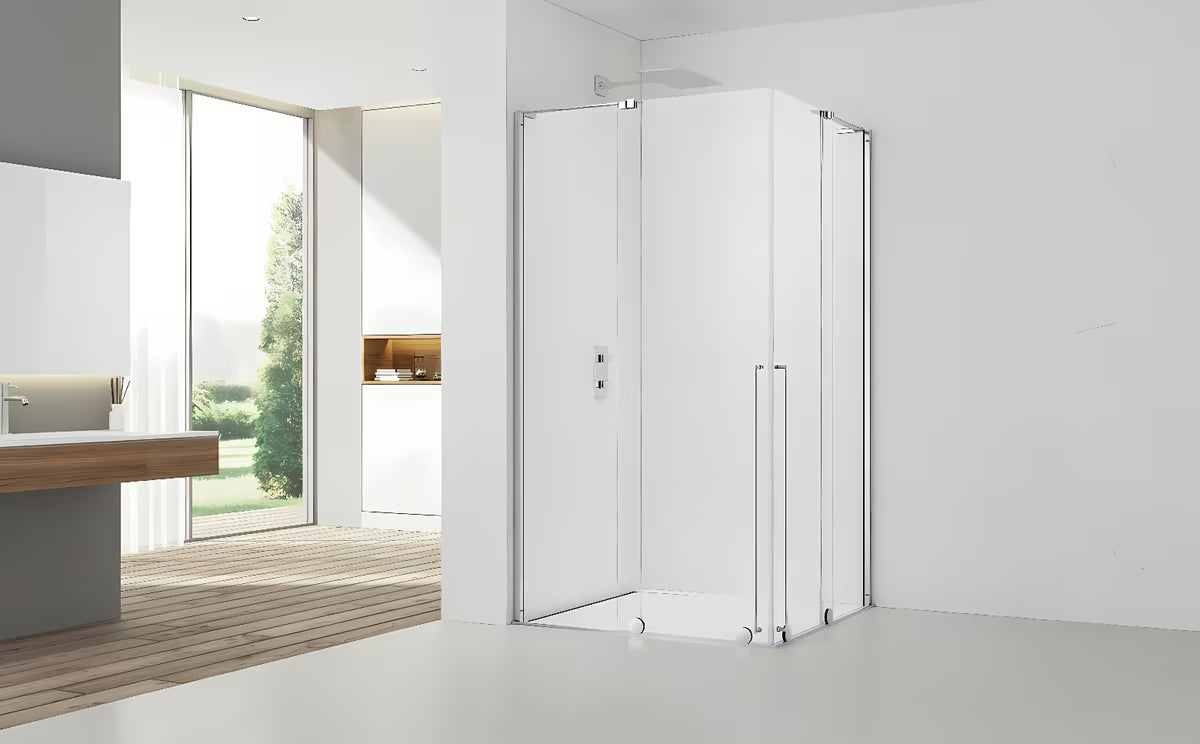 Pravokotna tuš kabina SAT Walk-In Xmotion 90x140 cm z drsnimi vrati in prozornim steklom v sijajnem kromu.