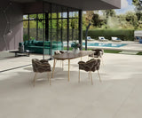 Antracitová zahradní solární sprcha SAT s otočnou horní sprchou a spodním výtokem pro oplach nohou