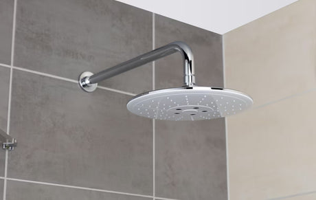 Bílá hlavová sprcha SIKO v kulatém designu s tlačítkem pro přepínání 3 proudů