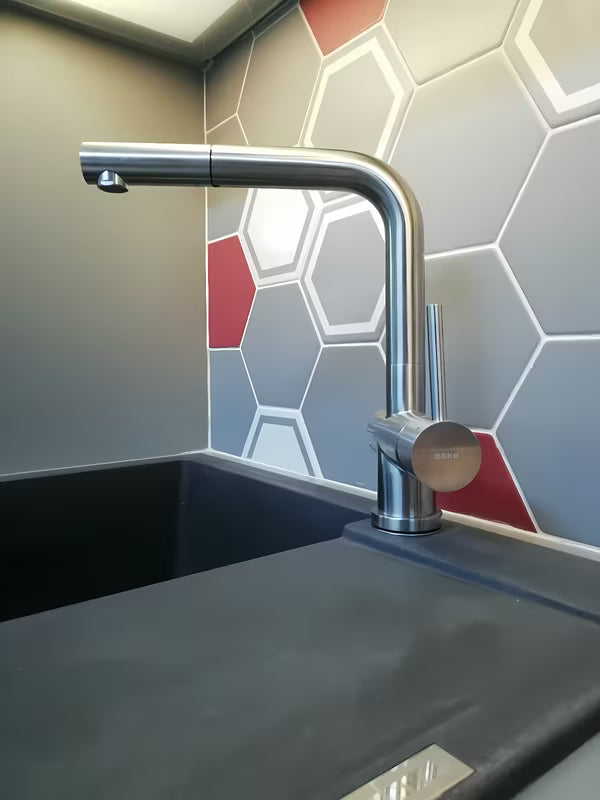 Nerezová dřezová baterie SIKO Steel s matným povrchem a vytahovací sprškou