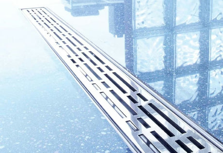 Designový rošt Tece Drainline z kartáčované nerezové oceli v dekoru basic pro sprchový žlábek