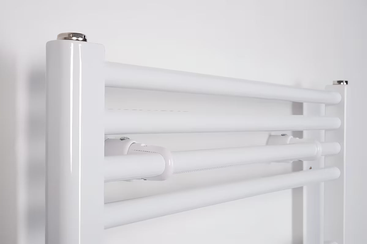 Bílý kombinovaný trubkový radiátor Thermal Trend KD 132x45 cm vhodný do koupelny