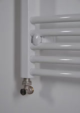 Bílý kombinovaný trubkový radiátor Thermal Trend KDO 45x168 cm vhodný do koupelny.