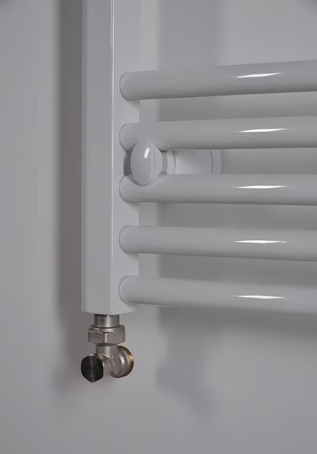 Bílý kombinovaný trubkový radiátor Thermal Trend KDO 45x185 cm do koupelny.
