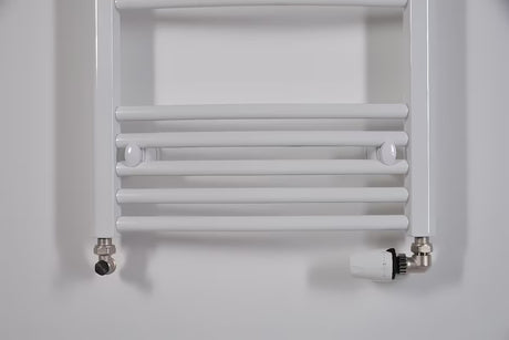 Bílý kombinovaný trubkový radiátor Thermal Trend KDO 132x75 cm pro koupelnu nebo chodbu.