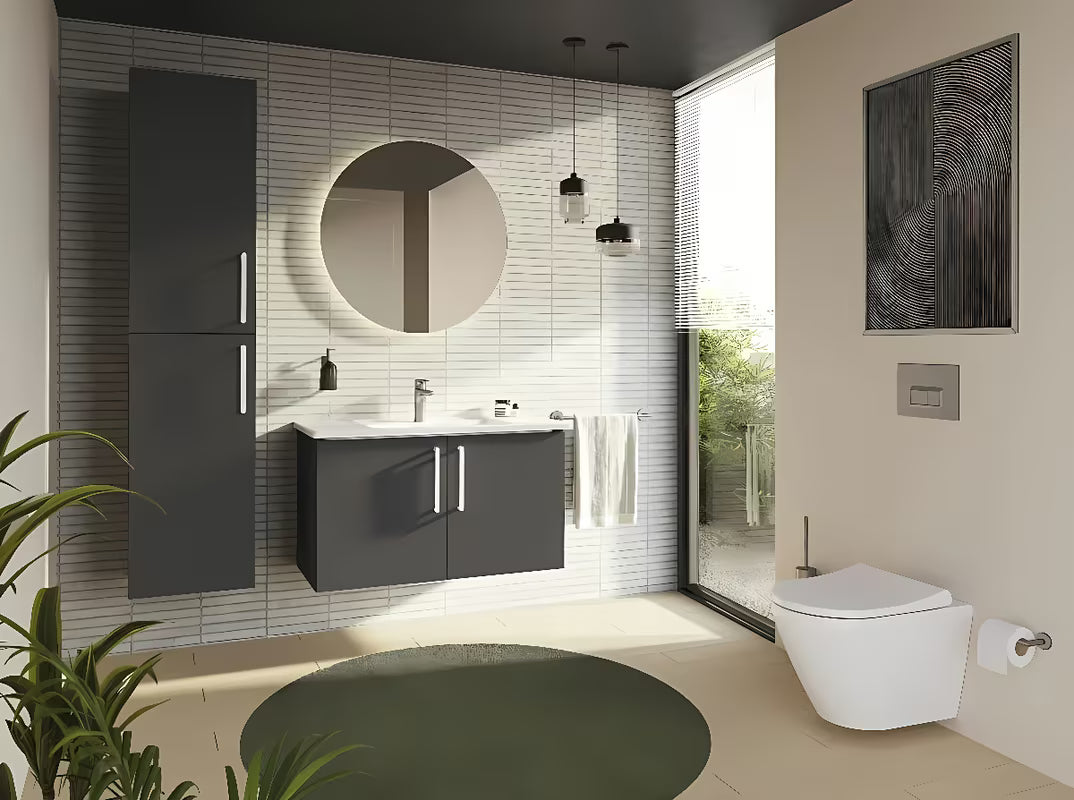Bílé WC sedátko Vitra Integra se slim designem a funkcí SoftClose