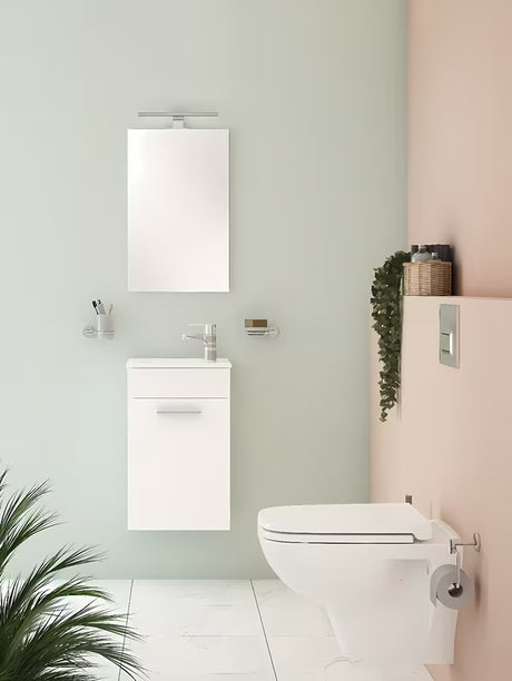 Bílá koupelnová sestava Vitra Mia s umyvadlem, závěsnou skříňkou, zrcadlem a LED osvětlením