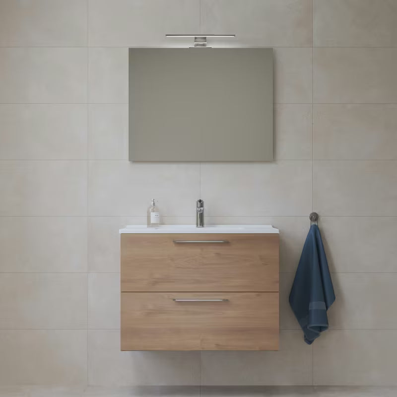 Koupelnová sestava Vitra Mia v dekoru zlatý dub se závěsnou skříňkou, umyvadlem, zrcadlem a LED osvětlením.