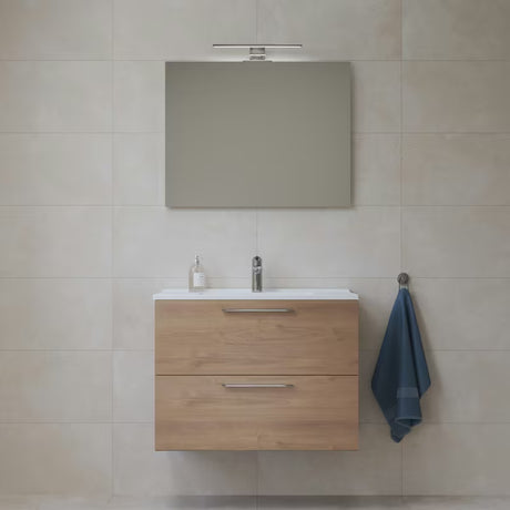 Koupelnová sestava Vitra Mia v dekoru zlatý dub se závěsnou skříňkou, umyvadlem, zrcadlem a LED osvětlením.