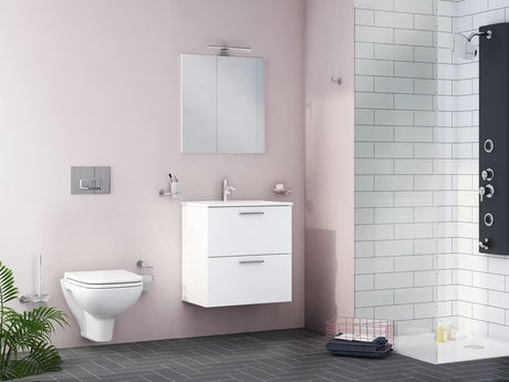 Bílá koupelnová sestava Vitra Mia s keramickým umyvadlem, závěsnou skříňkou, zrcadlem a LED osvětlením.