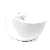 Bílý závěsný bidet VitrA Shift se skrytým uchycením keramiky bez rušivých krytek a otvorů.