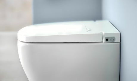 Bílé inteligentní WC s bidetem VitrA V-Care s vyhřívaným sedátkem a sprchovými funkcemi